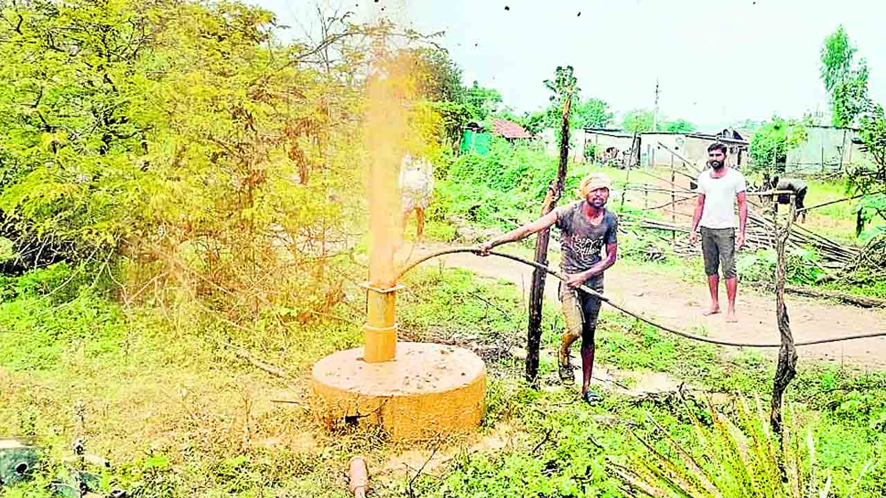 జాతర పనుల్లో నిండా నిర్లక్ష్యం