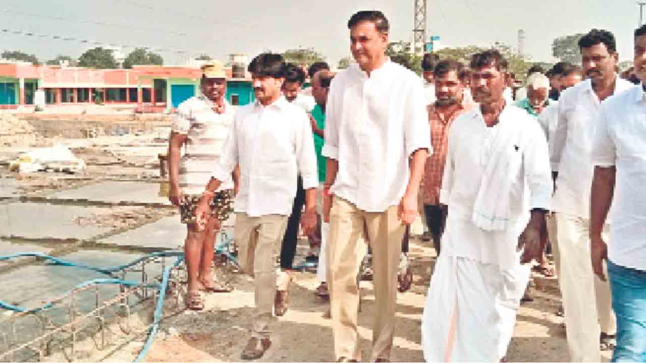 మున్సిపాలిటీ అభివృద్ధికి కృషి