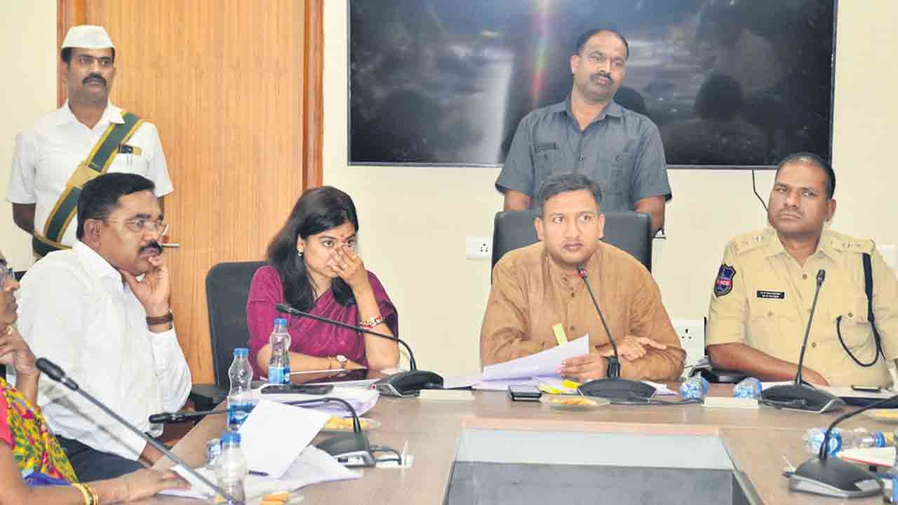 అధికారులు అప్రమత్తంగా ఉండాలి