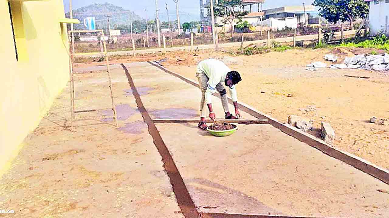 వీడీసీలను వదిలేశారు