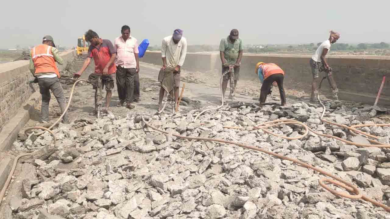 కృష్ణా బ్రిడ్జి మరమ్మతులు షురూ