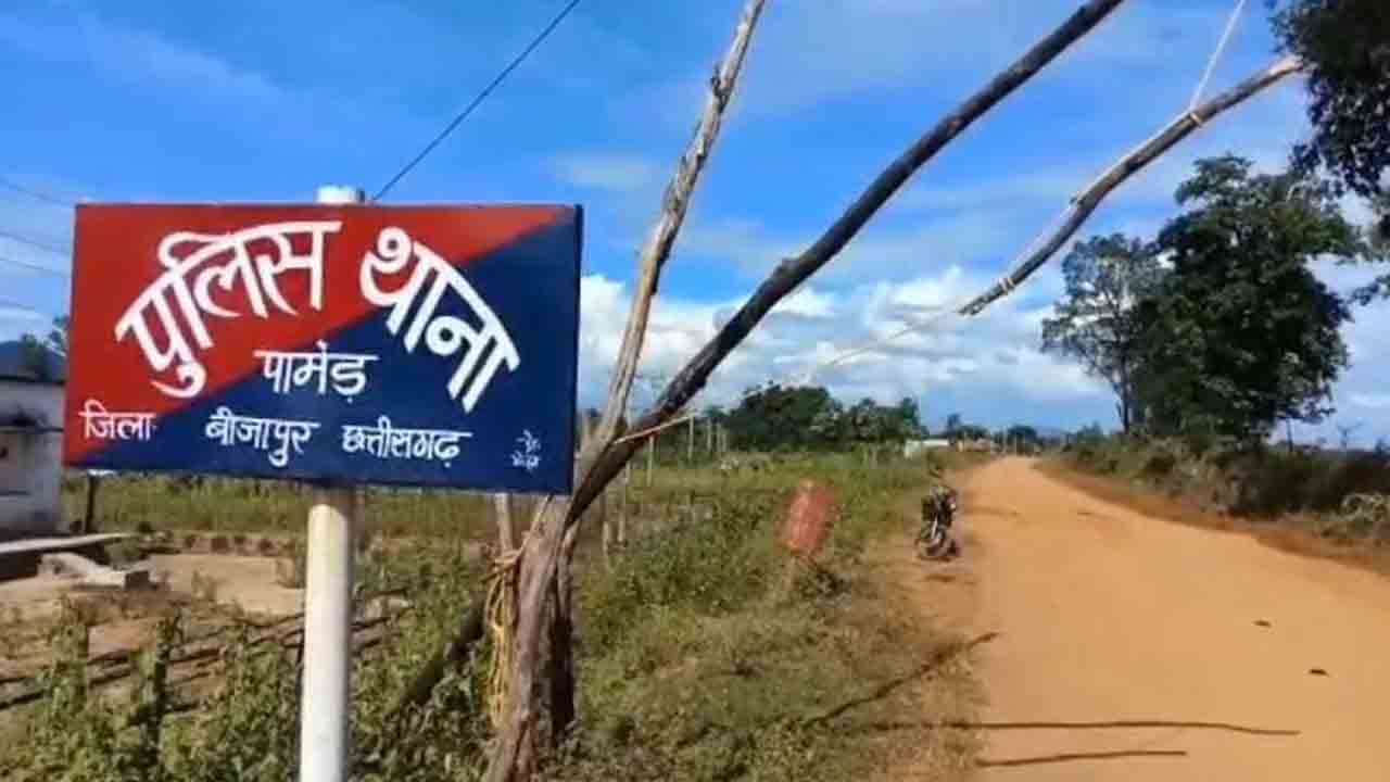 మూడు సీఆర్పీఎఫ్‌ బేస్‌క్యాంప్‌ల పై మెరువుదాడి