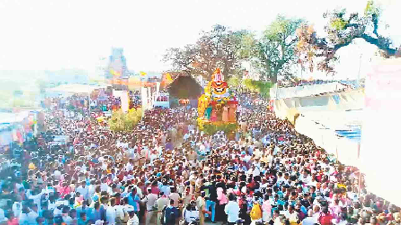 నారసింహుడికి బ్రహ్మరథం