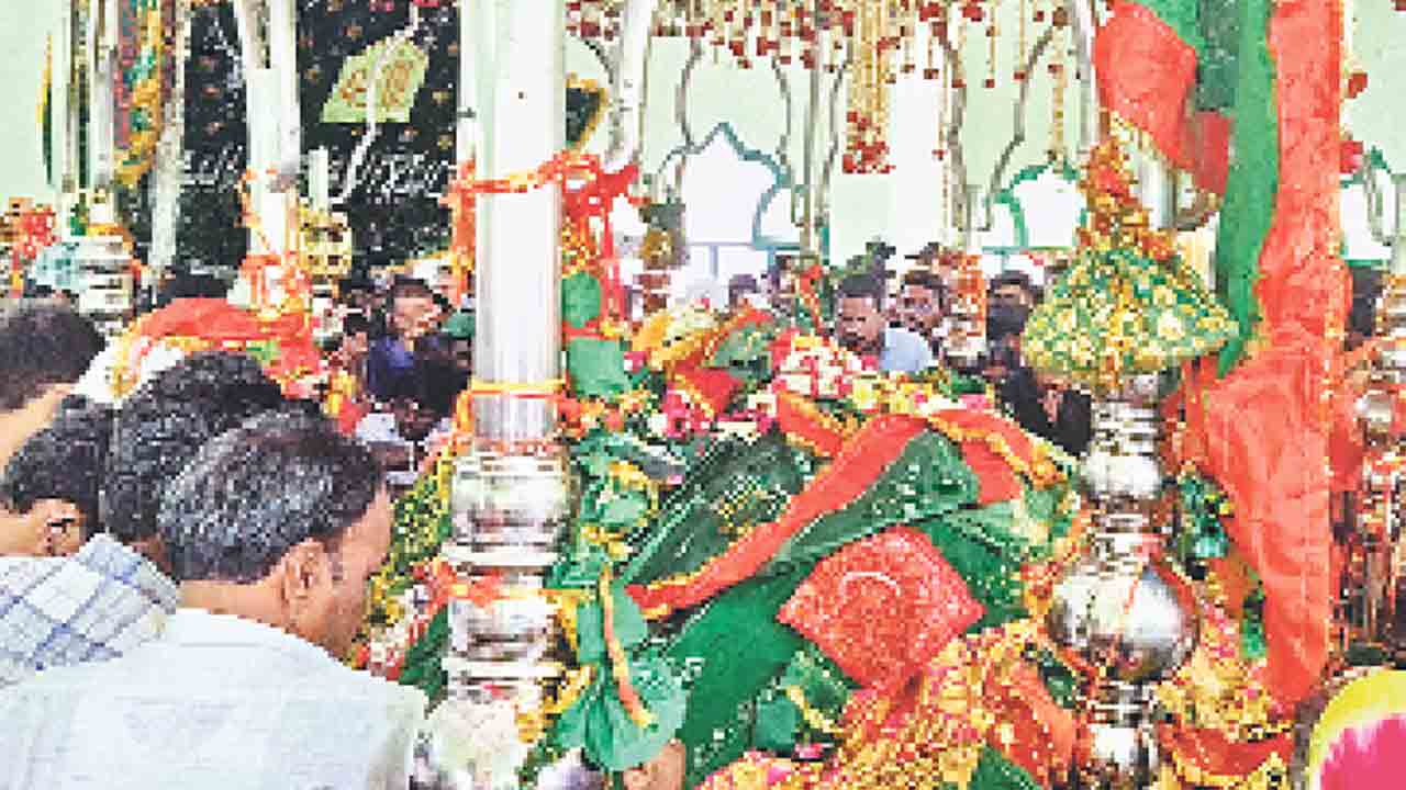 భక్తి సు‘గంధం’