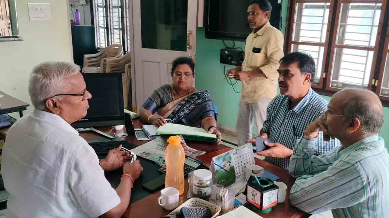 ఎరువుల కొరత ఉండొద్దు : డీఏవో