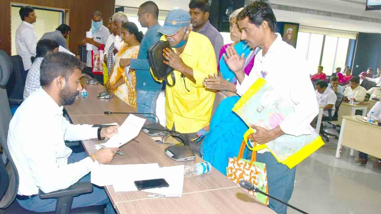 త్వరితగతిన పరిష్కరించాలి