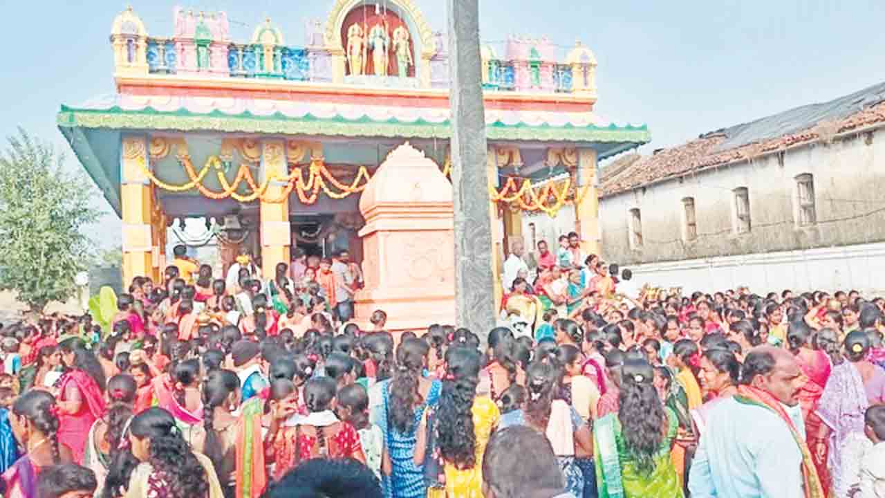 గ్రామాలకు ఆధ్యాత్మిక శోభ