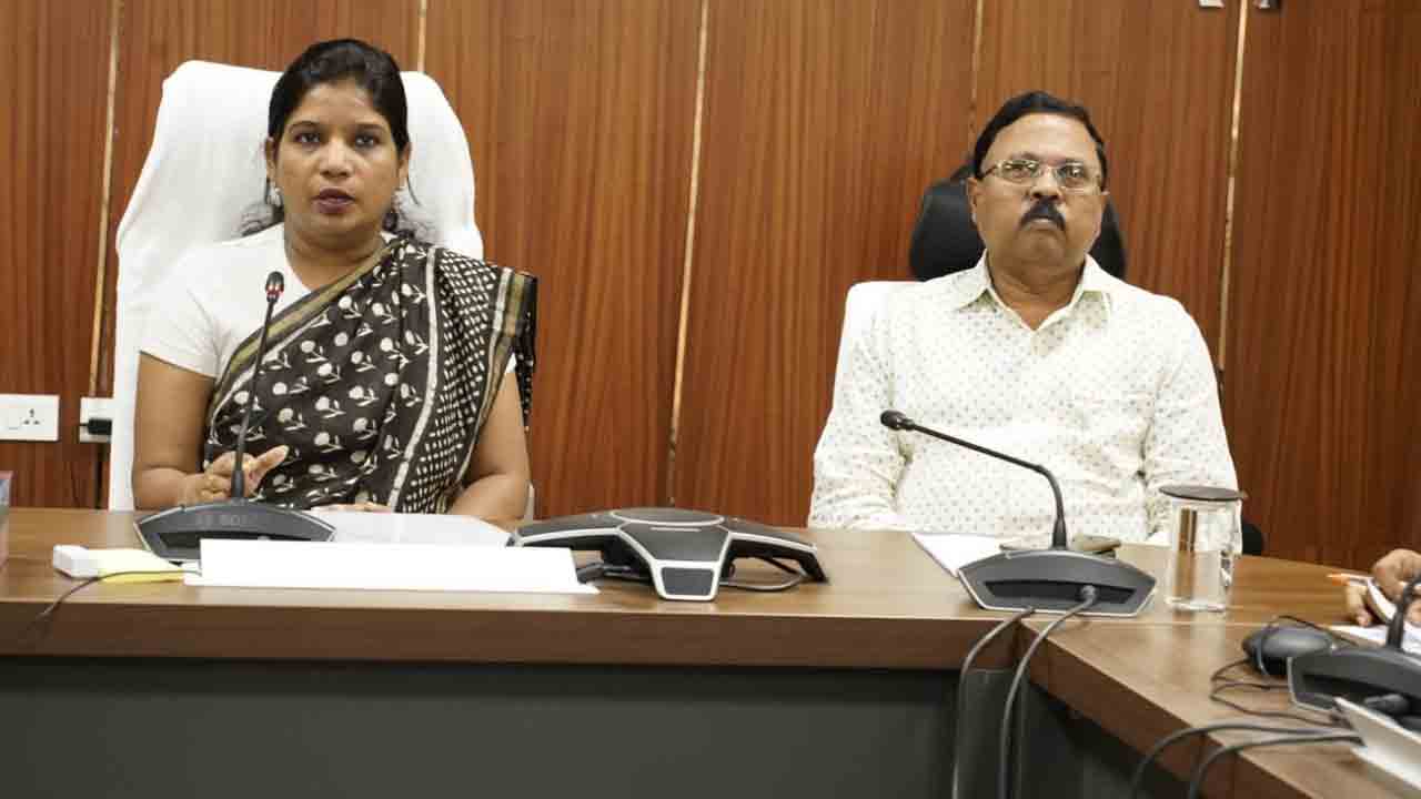 పట్టభద్రులు ఓటు నమోదు చేసుకోవాలి