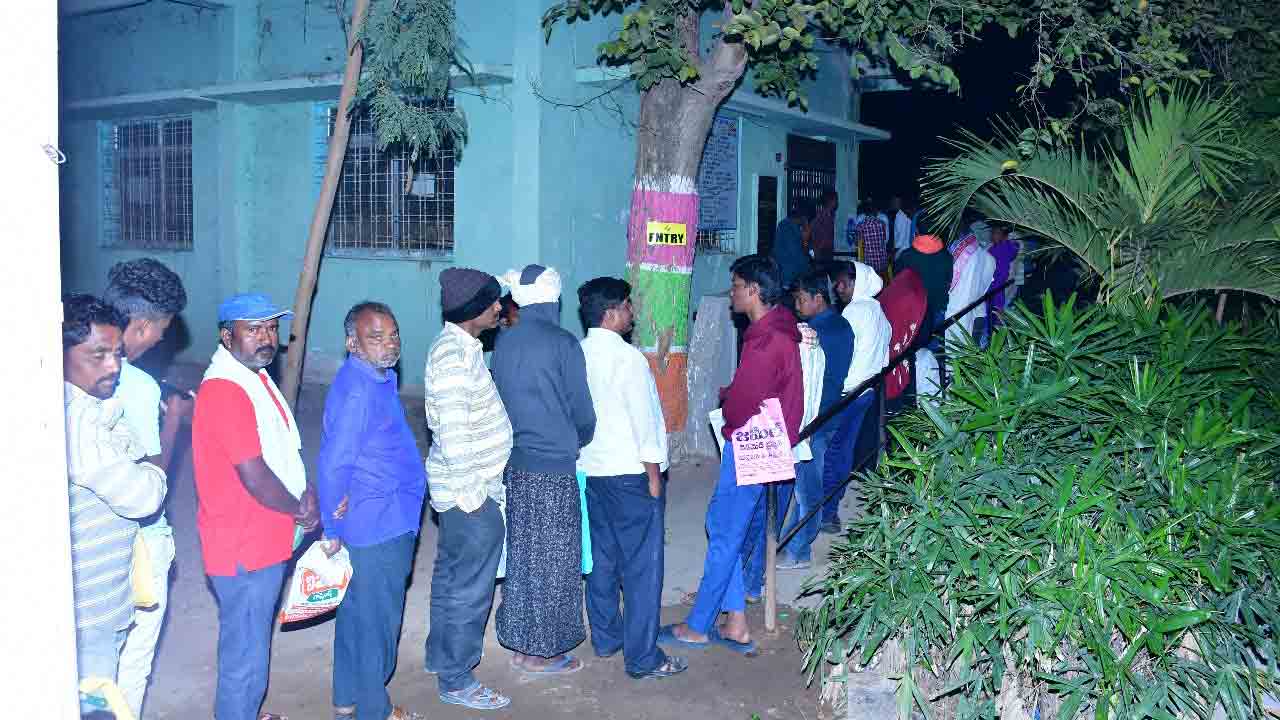 ఆధార్‌ అవస్థలు