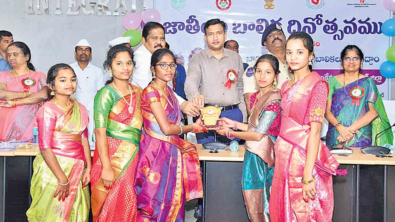 బాల్య వివాహాలను అరికట్టాలి