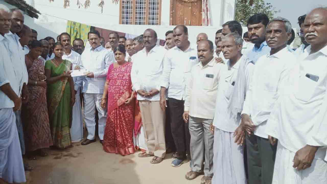 ప్రతి కార్యకర్తకూ అండగా ఉంటాం