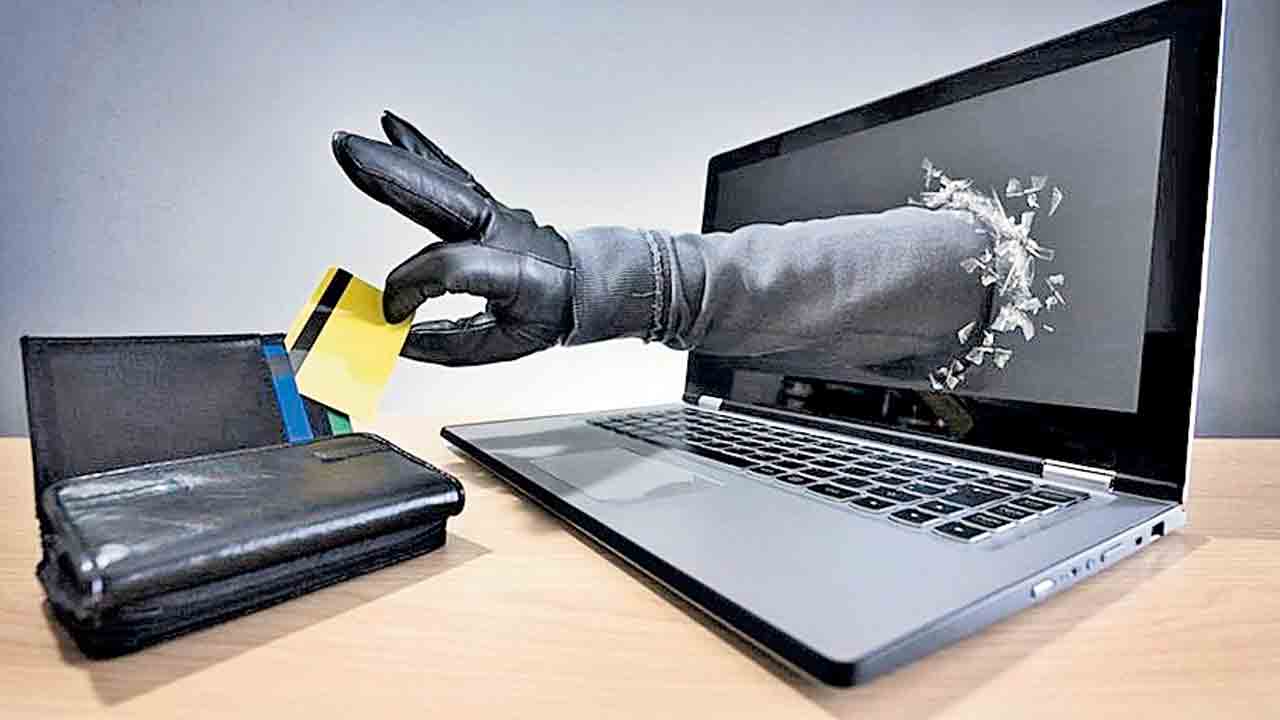 Cyber Crime | రెండు గంటల్లో ఢిల్లీకి రండి.. లేదంటే అరెస్ట్ చేస్తాం.. సీబీఐ అఫీసర్స్ పేరుతో రిటైర్డ్ ఉద్యోగులకు ఫోన్ కాల్స్
