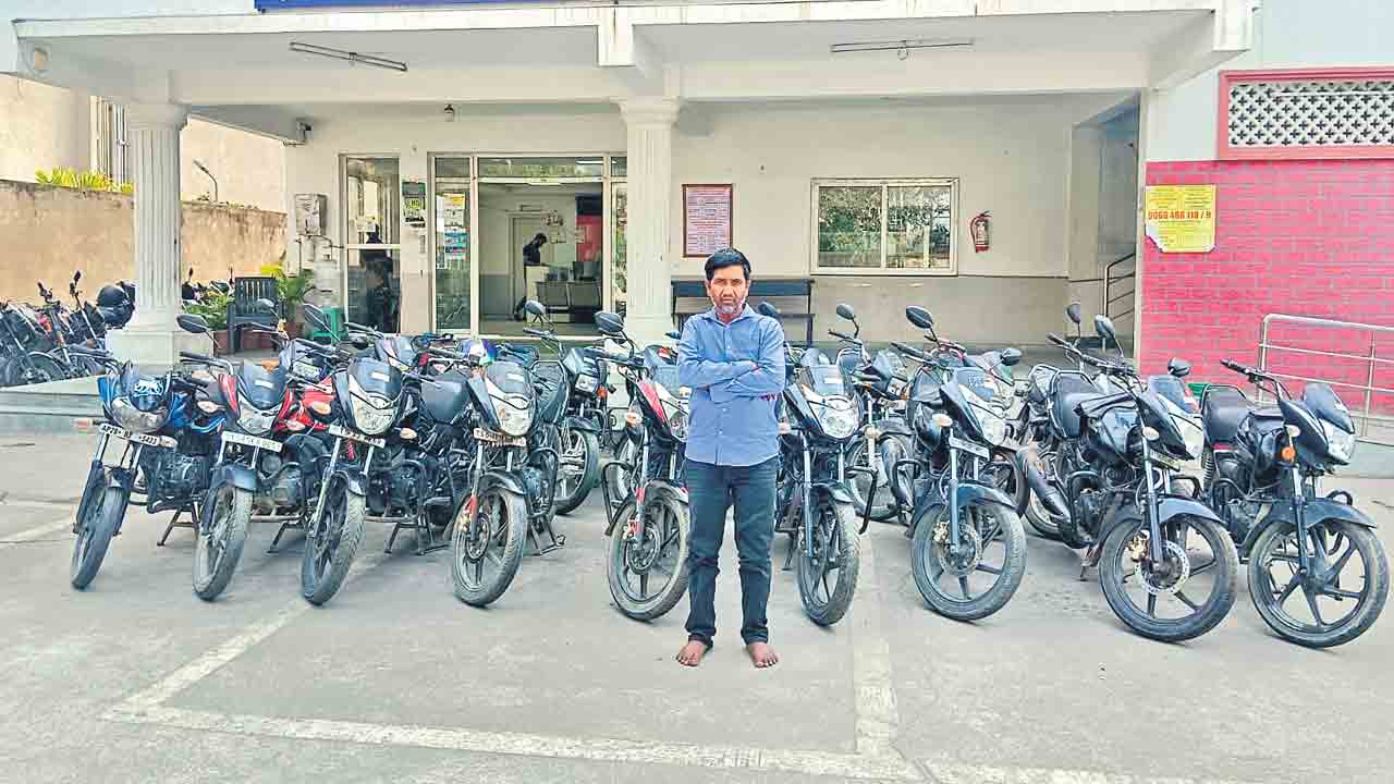 Hyderabad | కూలీగా నటిస్తూ బైకులతో పరార్‌.. ఏపీ జైలునుంచి వచ్చి హైదరాబాద్‌లో చోరీలు