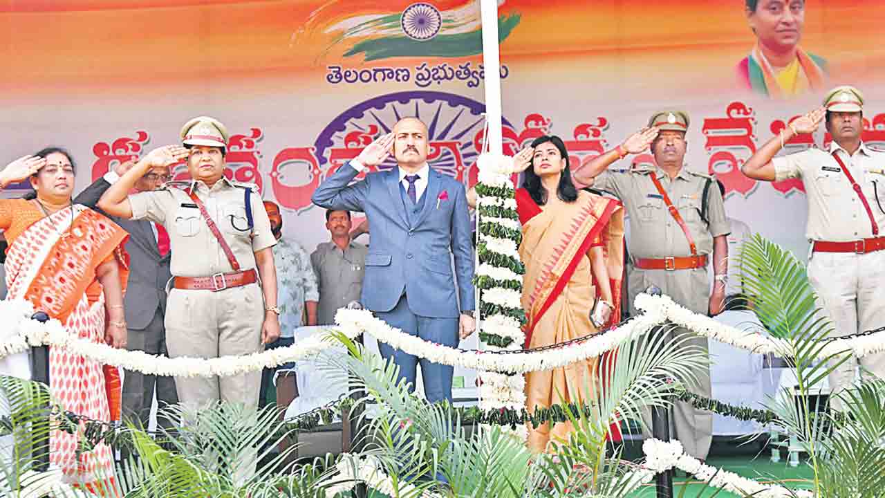 సిద్దిపేట జిల్లాను అగ్రగామిగా నిలపాలి