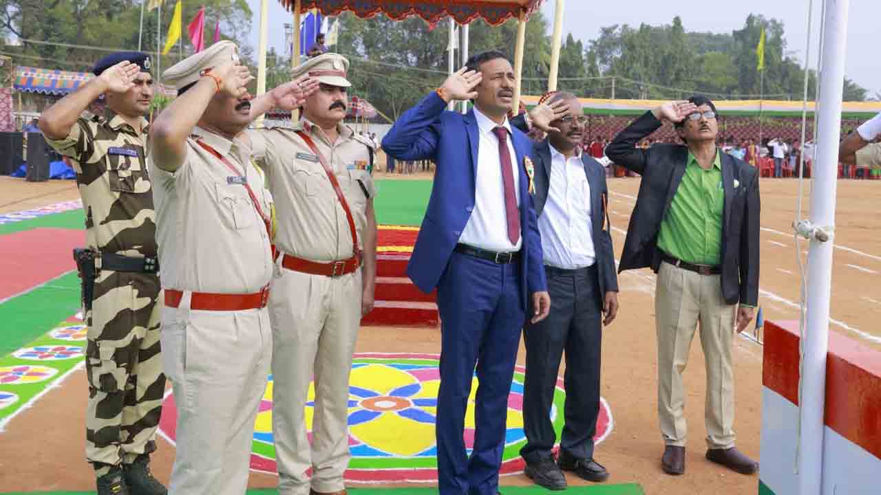 రాజ్యాంగం చూపిన బాటలో ‘సింగరేణి’