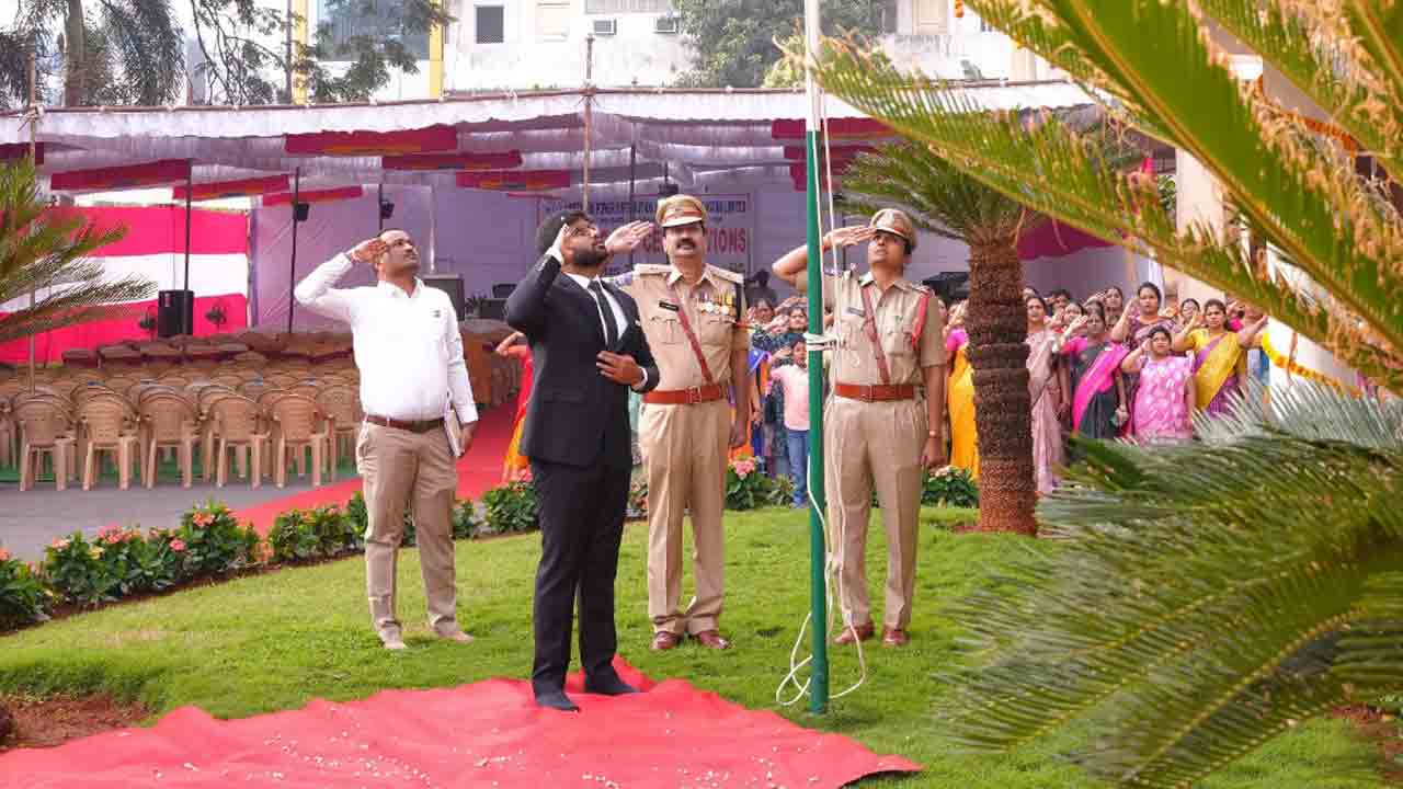 ఘనంగా గణతంత్ర వేడుకలు