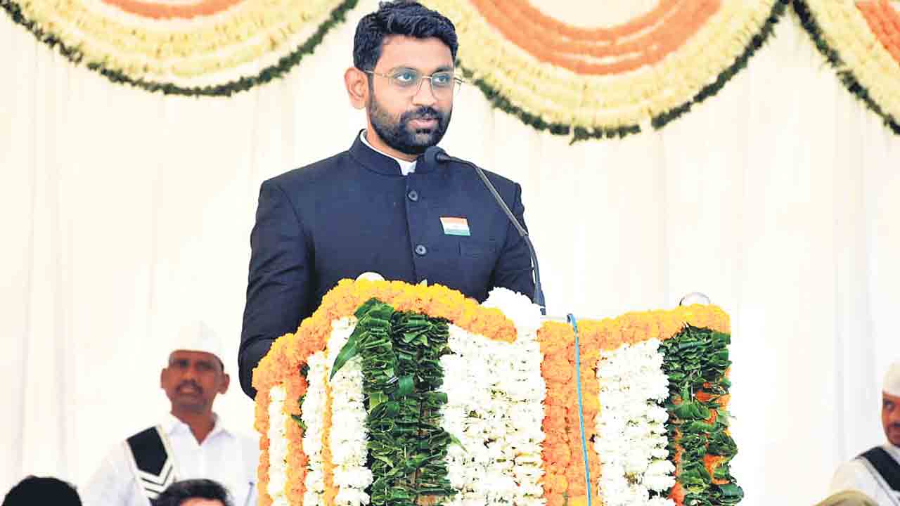 అభివృద్ధిలో ప్రజలు భాగస్వాములు కావాలి