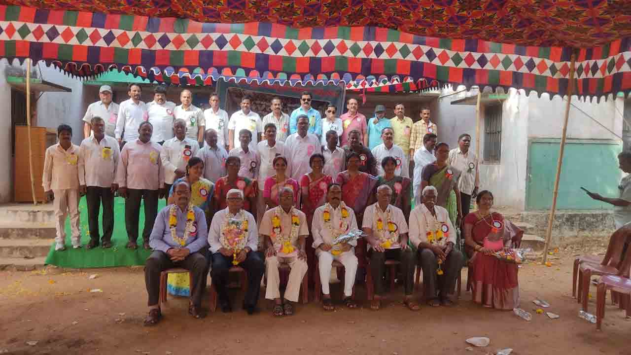 పూర్వ విద్యార్థుల ఆత్మీయ సమ్మేళనం