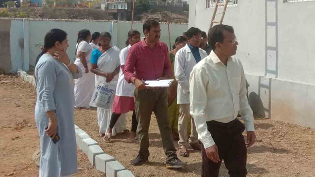 ఎల్లూరు పల్లె దవాఖానలో ఢిల్లీ బృందం తనిఖీ