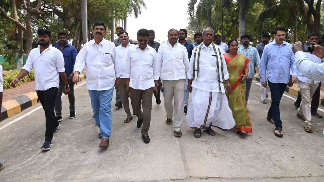 కాంగ్రెస్‌ ప్రభుత్వానిది కక్షసాధింపు చర్య