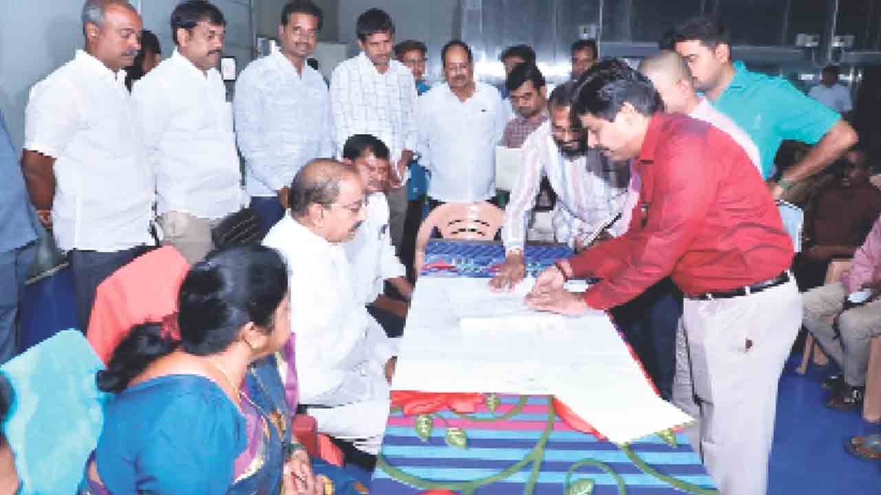 మెగా ఫుడ్‌పార్క్‌ను రైతులు వినియోగించుకోవాలి