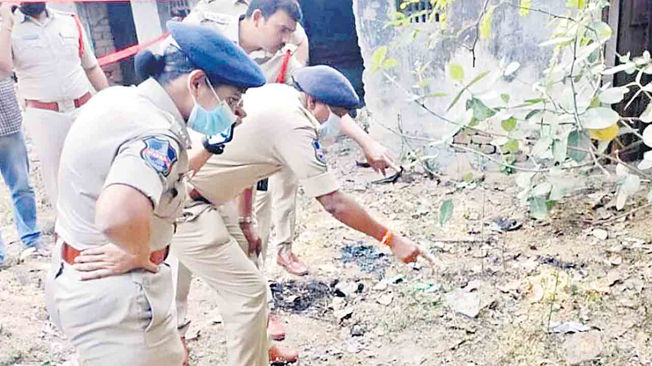 జిల్లాకేంద్రంలో యువకుల మధ్య ఘర్షణ