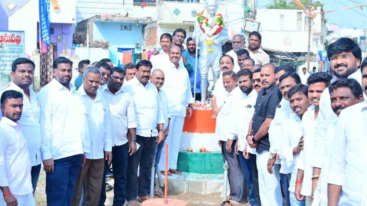 ప్రపంచశాంతికి మార్గదర్శి గాంధీ