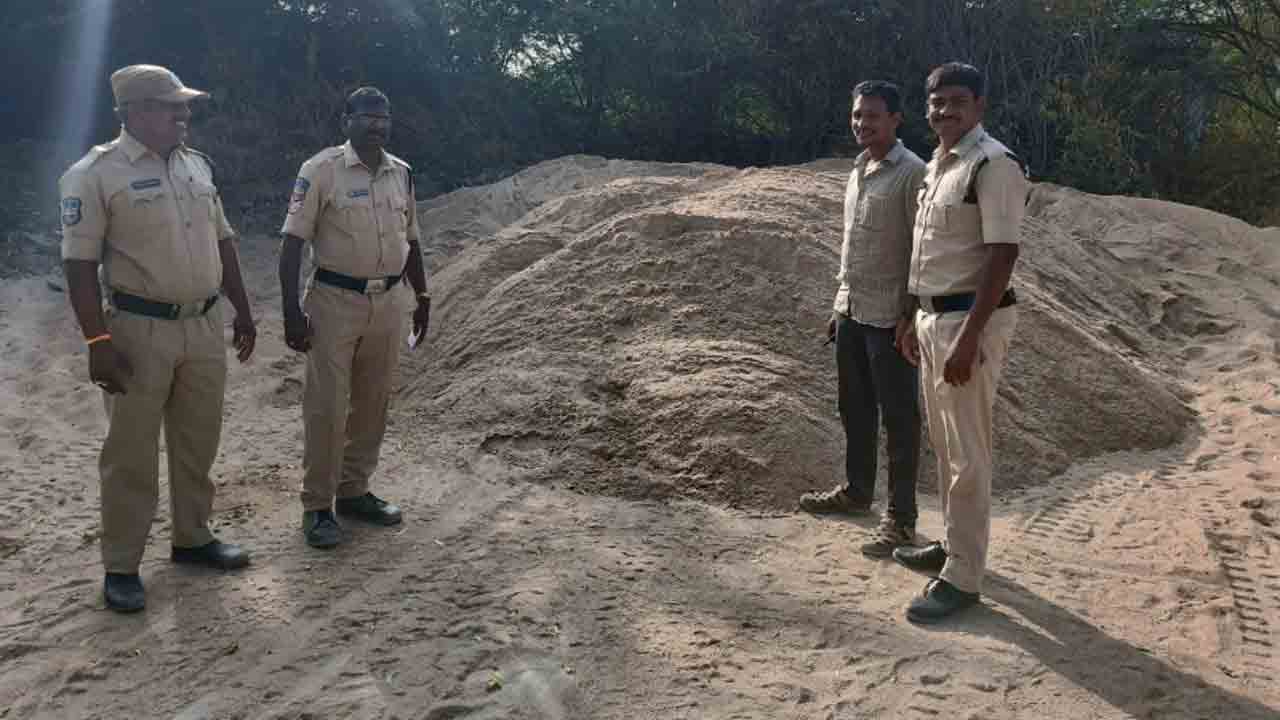 ఇసుక మాయం..!