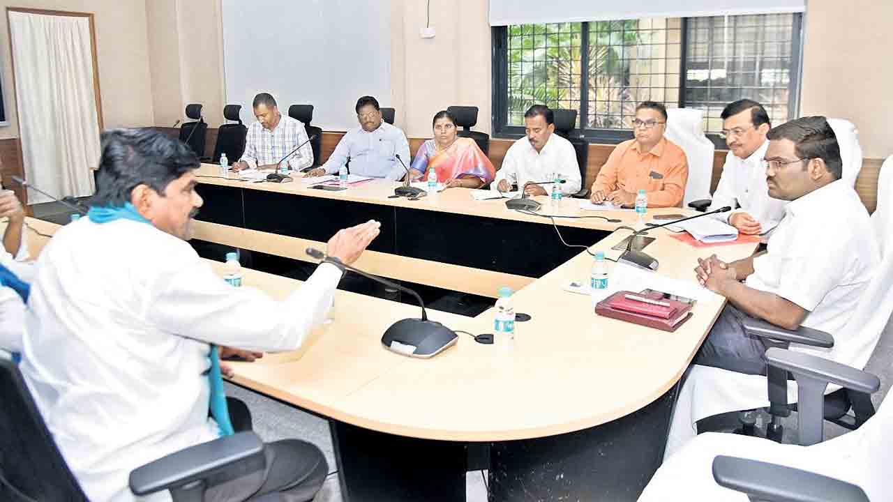 పసుపు ధర తగ్గకుండా చూడాలి