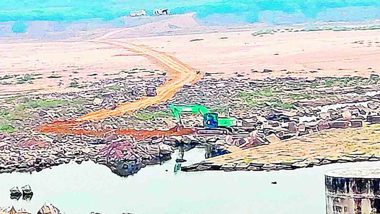 అన్నారం బరాజ్ వద్ద మొదలైన పనులు