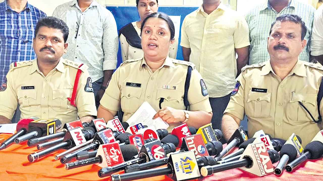 సెల్‌ఫోన్‌ టవర్లలో..రిమోట్‌ రేడియో యూనిట్ల చోరీ