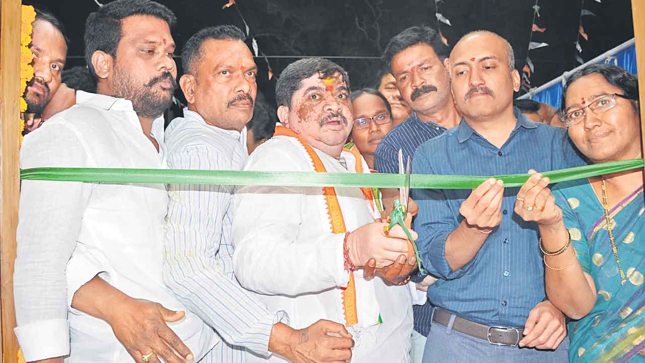 దేశానికి పట్టుకొమ్మలు పల్లెలు