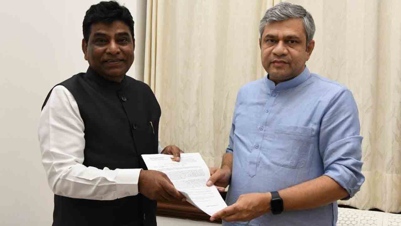 ఎర్రుపాలెంలో ‘శాతవాహన’ ఎక్స్‌ప్రెస్‌ను ఆపాలి