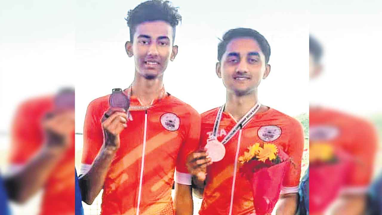 సైక్లింగ్‌లో రెండు పతకాలు