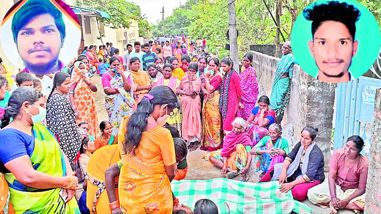 పెయింటింగ్‌ చేసి వస్తూ..