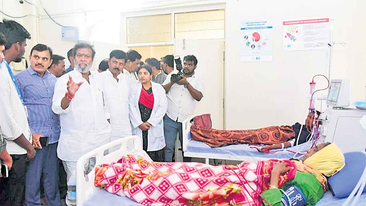 వంద రోజుల్లో గ్యారెంటీలు అమలు