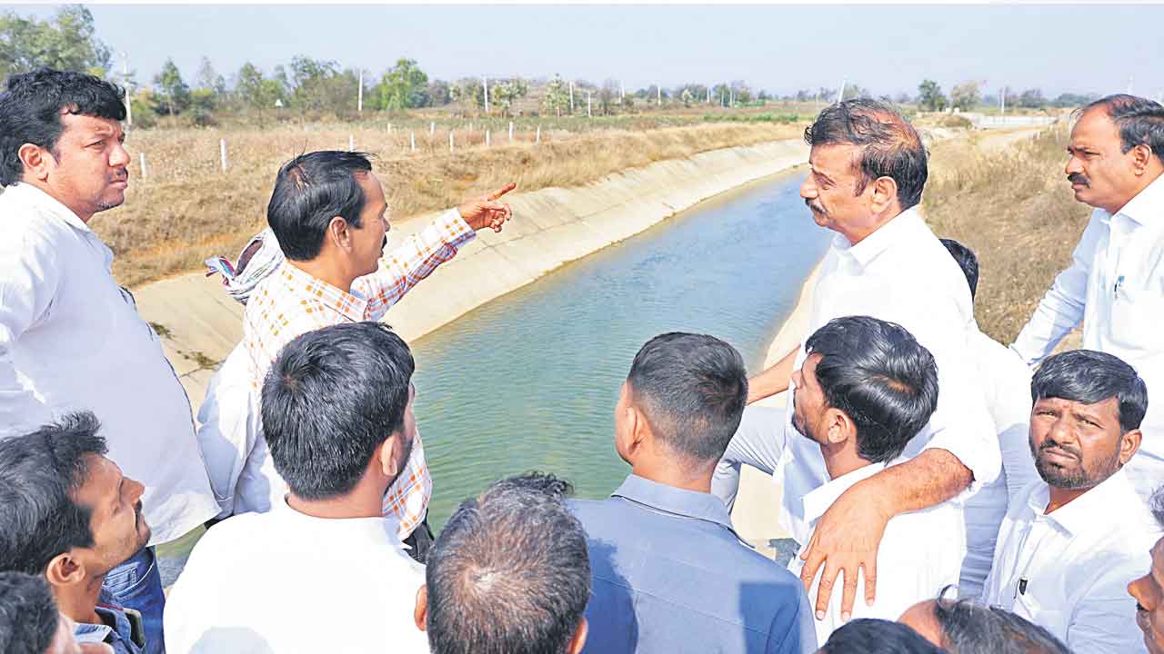 సాగునీరు అందించాలి