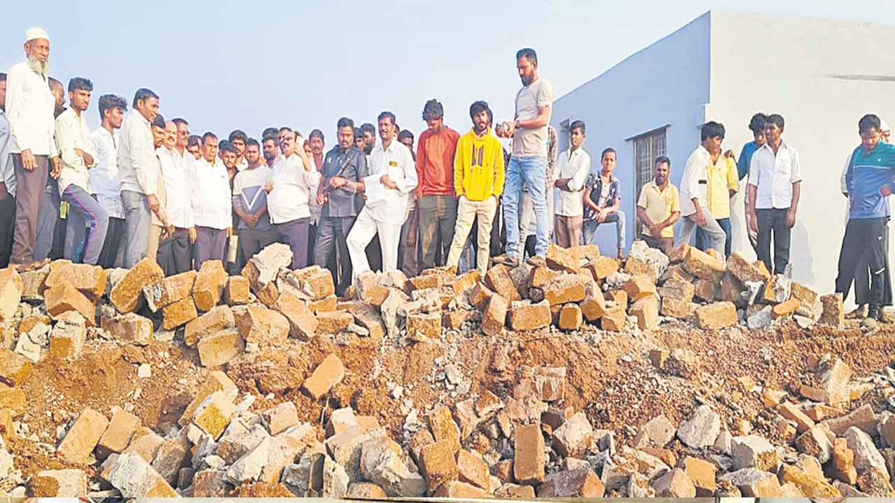 నిమ్జ్ బాధితును అదుకోవాలి
