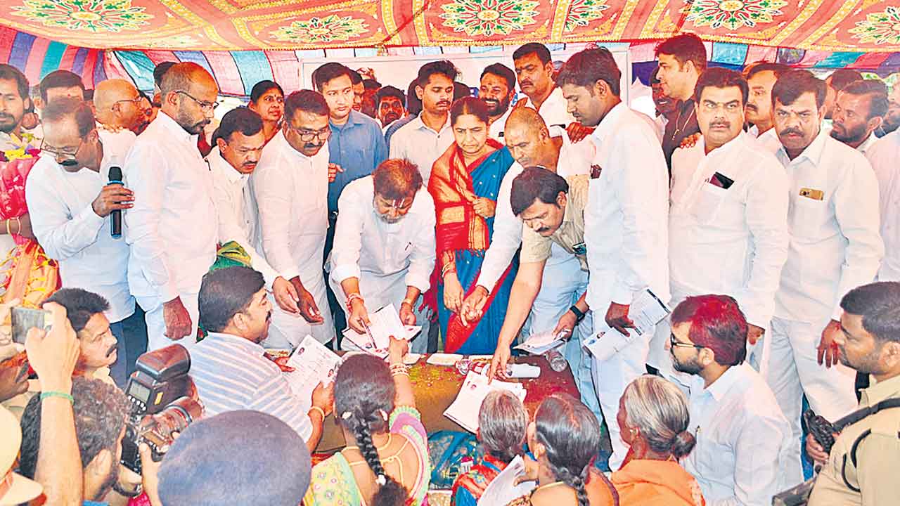 ఆరు గ్యారెంటీలు అమలు చేస్తాం