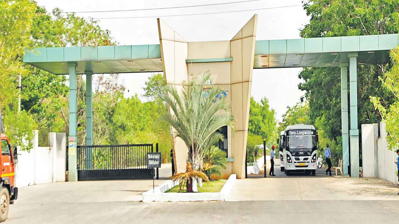 కొత్త పరిశ్రమలు 323