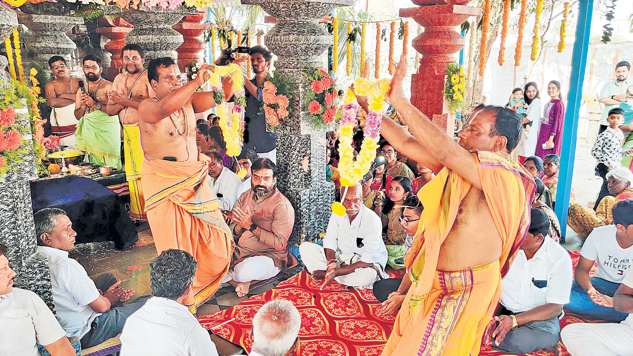 వైభవంగా.. గోదాదేవి, రంగనాథస్వామి కల్యాణం