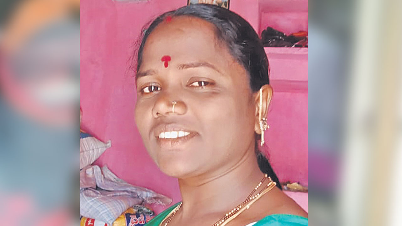 ఉత్తమ పారిశుధ్య కార్మికురాలు లక్ష్మి