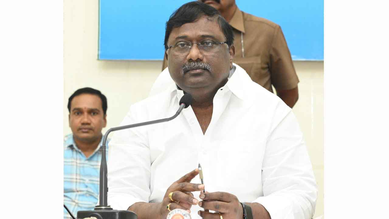 ప్రజా సమస్యలపై అలసత్వం తగదు