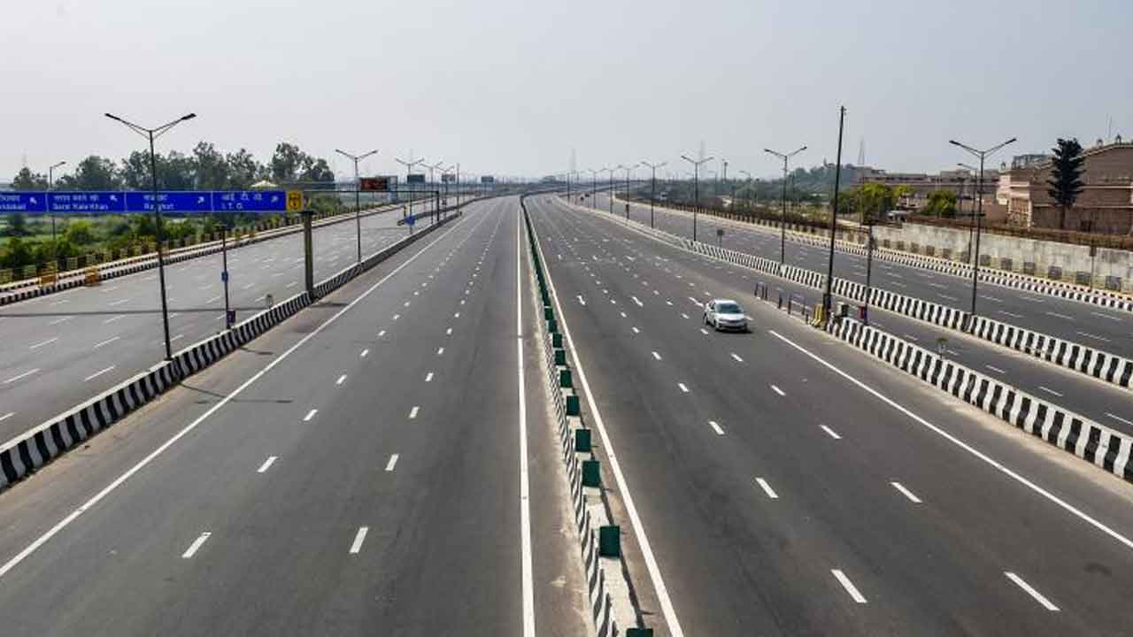 గ్రీన్ఫీల్డ్ హైవే నిర్మాణాన్ని ఆపండి