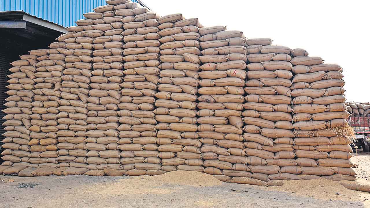 Telangana | ధాన్యం టెండర్లలో ‘అతి’వేగం.. కేవలం ఐదు గంటల వ్యవధిలోనే అంతా పూర్తి