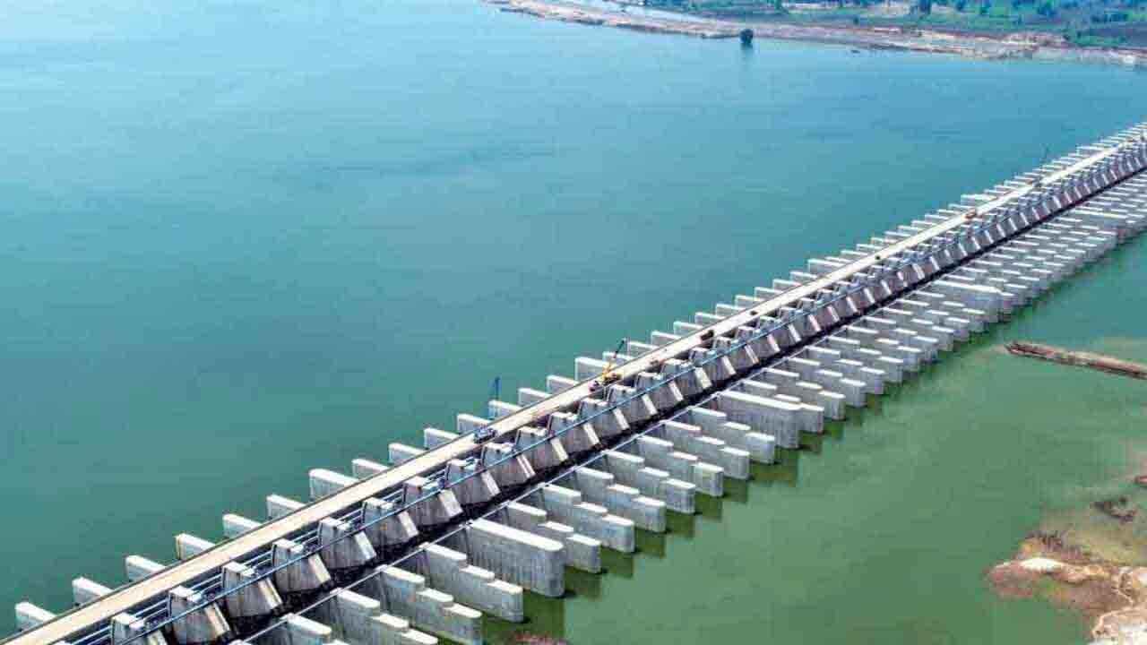 ‘మేడిగడ్డ’ పునాదుల పరిశీలన ప్రారంభం