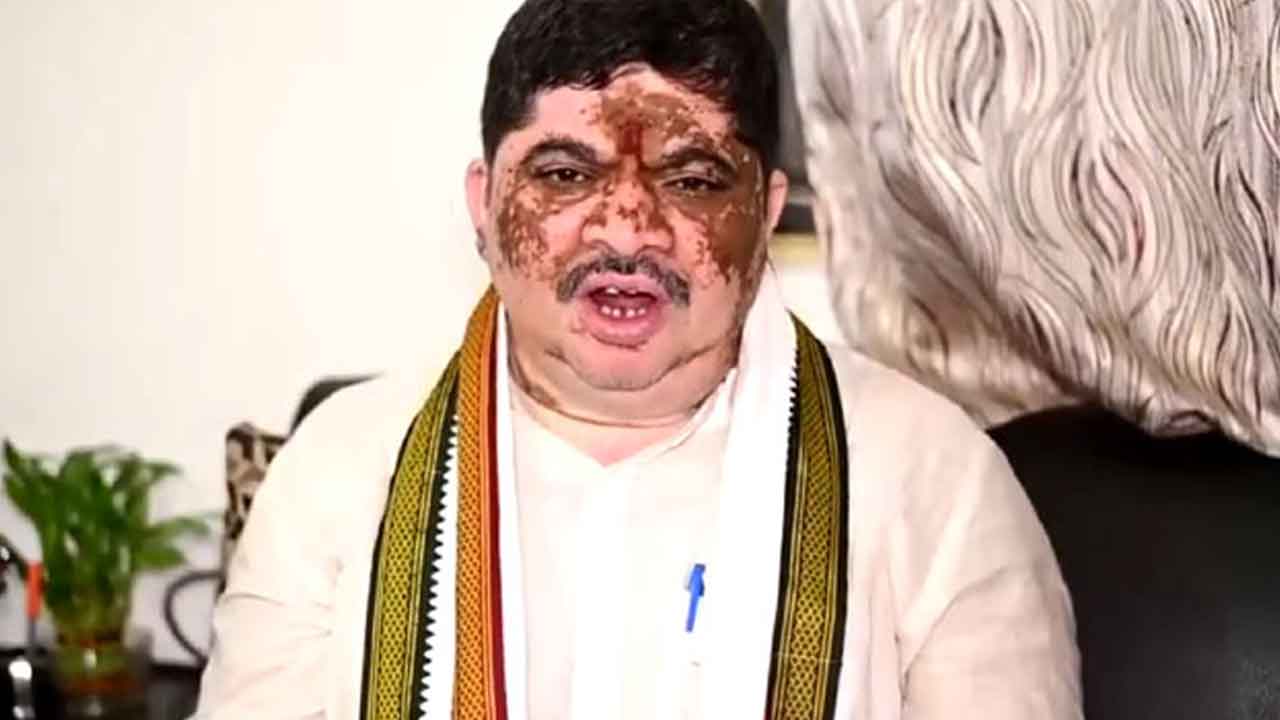 పూల బొకేలు, శాలువాలు వద్దు