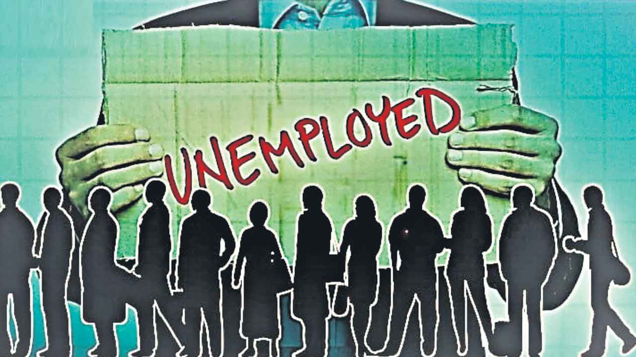 పెచ్చరిల్లుతున్న నిరుద్యోగం