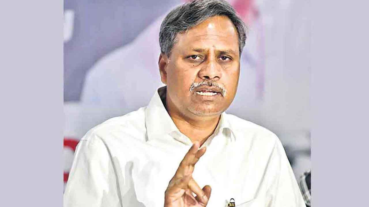 పోలీస్‌ కేసును కొట్టేయండి