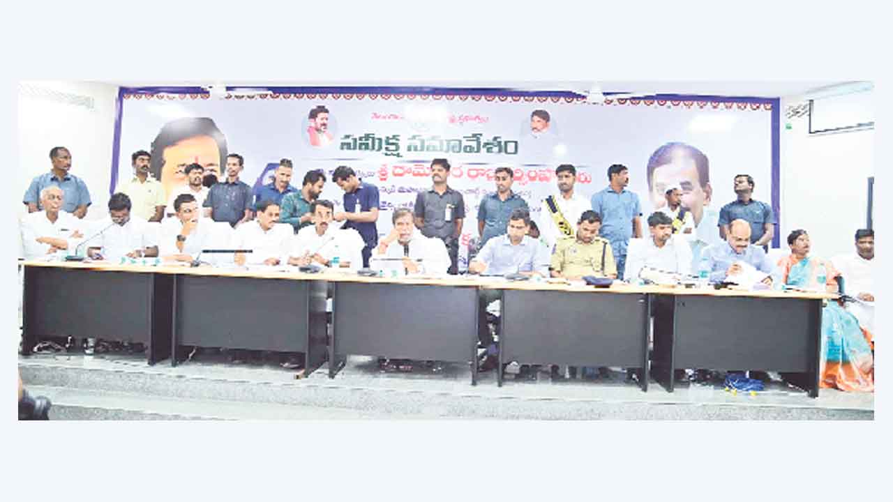 జిల్లా సర్వతోముఖాభివృద్ధికి.. పాటుపడుదాం